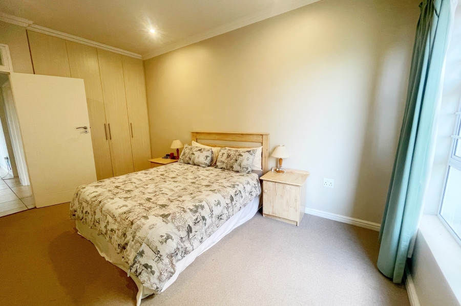 To Let 3 Bedroom Property for Rent in Signal Hill Western Cape